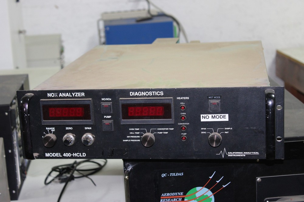 California Analytical Instruments  400 HCLD-C NOX ANALYZER