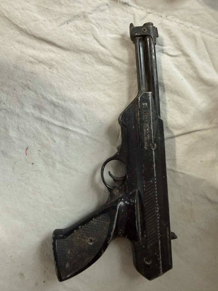 Daisy Model 188 Pistol BB Gun DO NOT KNOW IF FUNCTIONAL.