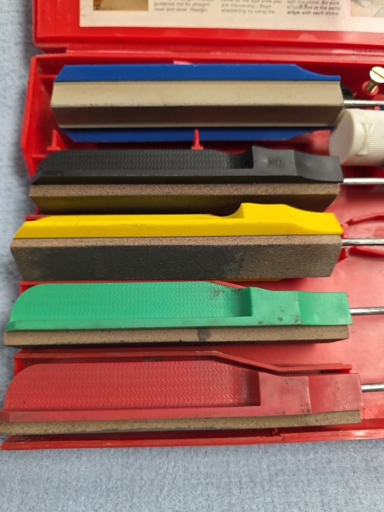 Gatco Edgemate Professional Knife Sharpening System Red Case