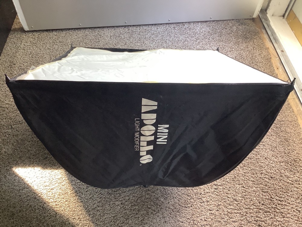 WESTCOTT / APOLLO MINI LIGHT MODIFIER / SOFTBOX - 18" X 18"