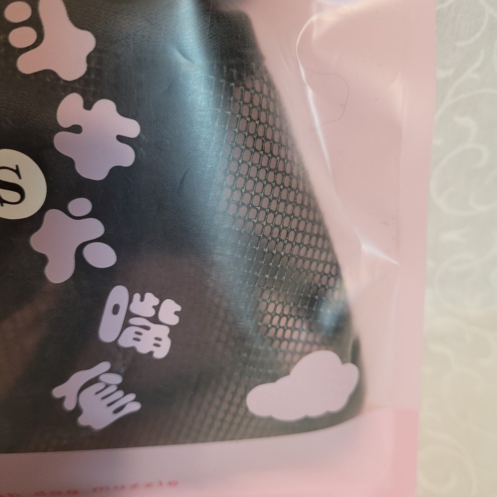 Tandd Short Snort Dog Muzzle, Breathable Mesh Flat Faced Muzzle