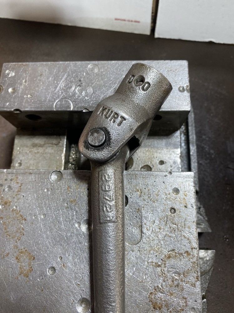 Kurt Machine Vise 6 “ With Handle ￼