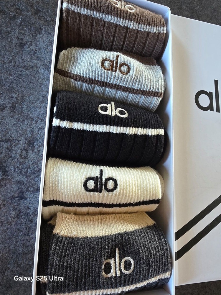 Aló crew socks new in box*