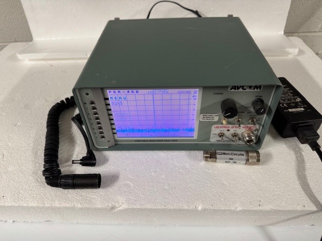 AVCOM PSA 45D PORTABLE SPECTRUM ANALYZER