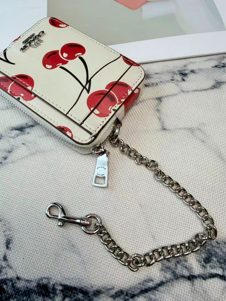 NWT Coach Zip Card Case With Cherry Print CZ761 Silver/Chalk Multi