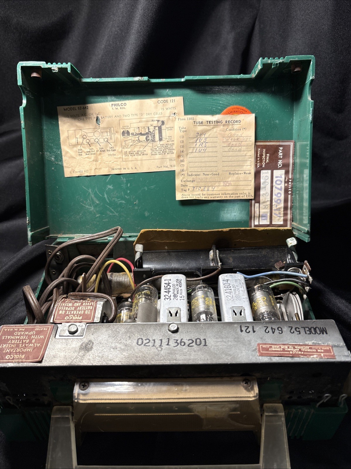1954 Vintage - Philco -Model 53-642 -A.C. / D.C. Portable Tube Radio - Working