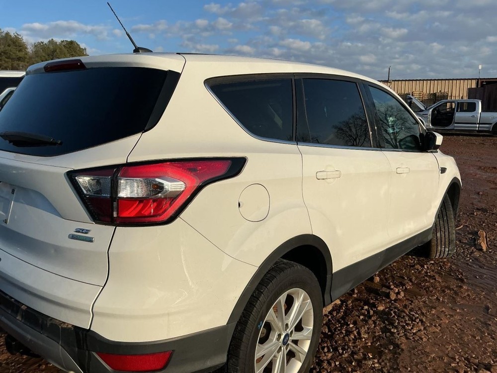 Fuse Box Engine Fits 17 ESCAPE 4950079