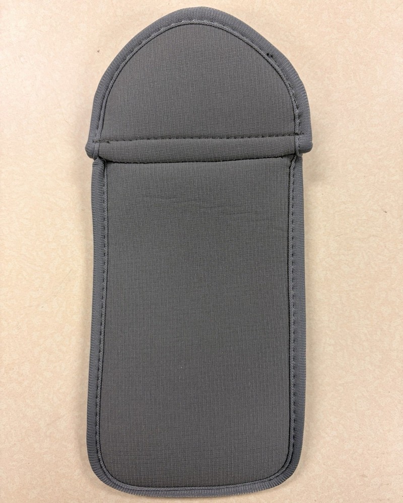 yondr pouch Size Large Looks Brand New