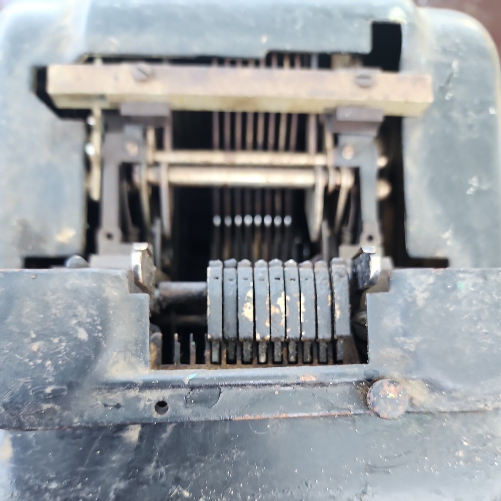 Underwood Adding Machine Collectible Cash Register *DOES NOT WORK*