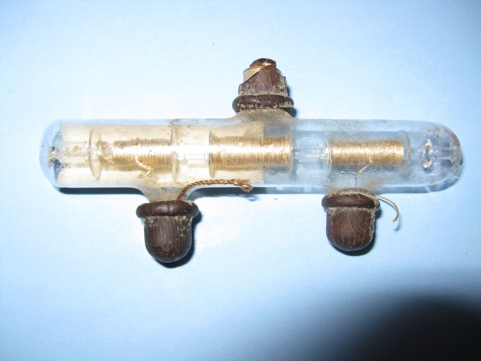 Twisted Silk Ligature Holder, J. Ellwood Lee