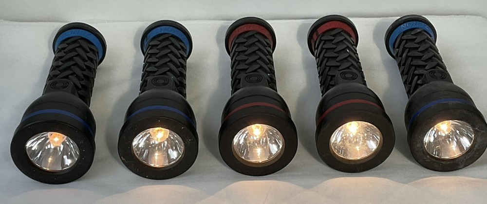 5 - ZENON HEAVY DUTY RUBBER FLASHLIGHTS