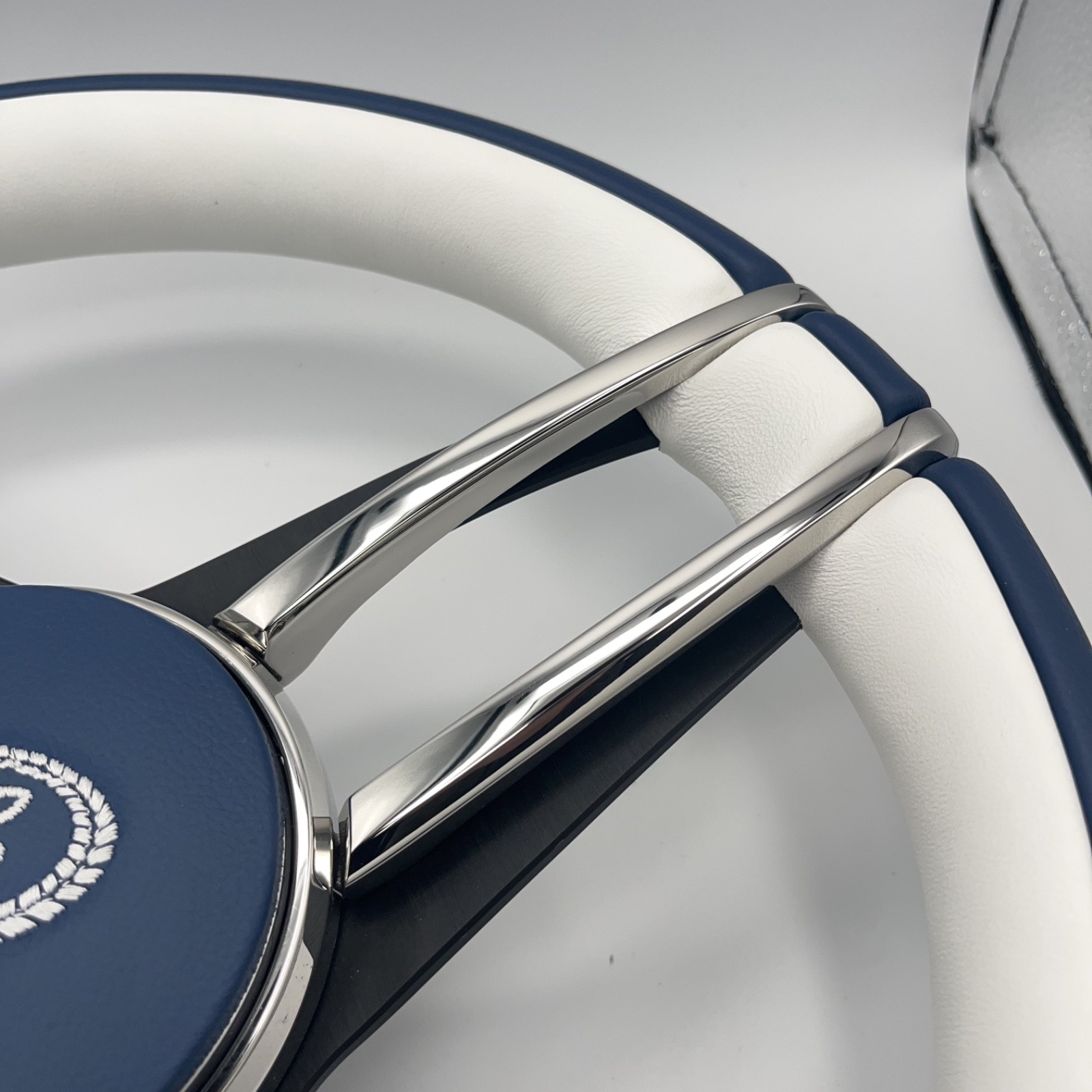 Cobalt Boat Steering Wheel Stainless Steel Spoke Leather Rim | Cobalt Boats Logo