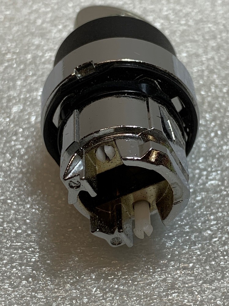 Schneider ZB4 3 Position Key Switch Head Spring Return ZB4BG7 NOS