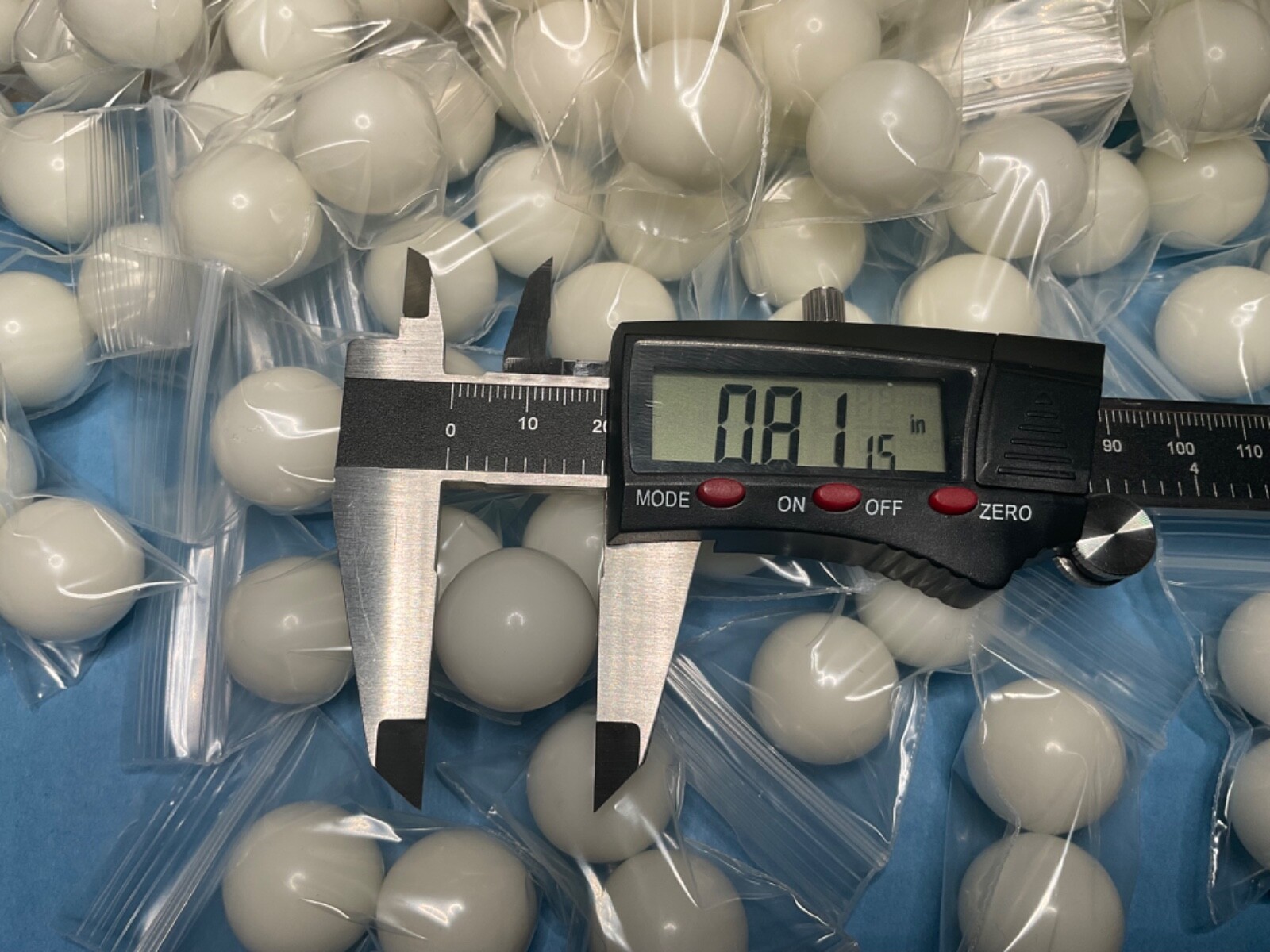 2 20MM / 3/4 CASINO GRADE ROULETTE WHEEL BALLS FAST FREE SHIPPING