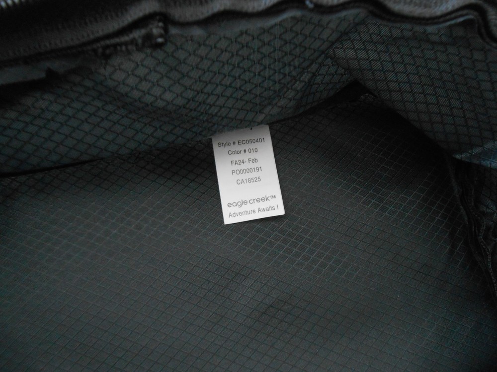 Eagle Creek Black Pack-It® Isolate Compression Cube Size-S, NWOT