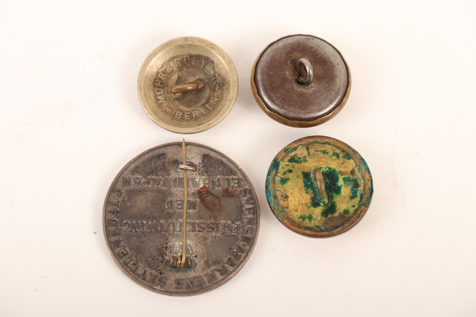 WW1 Swiss Markmanship w/ 3 Different non-US Buttons / b535