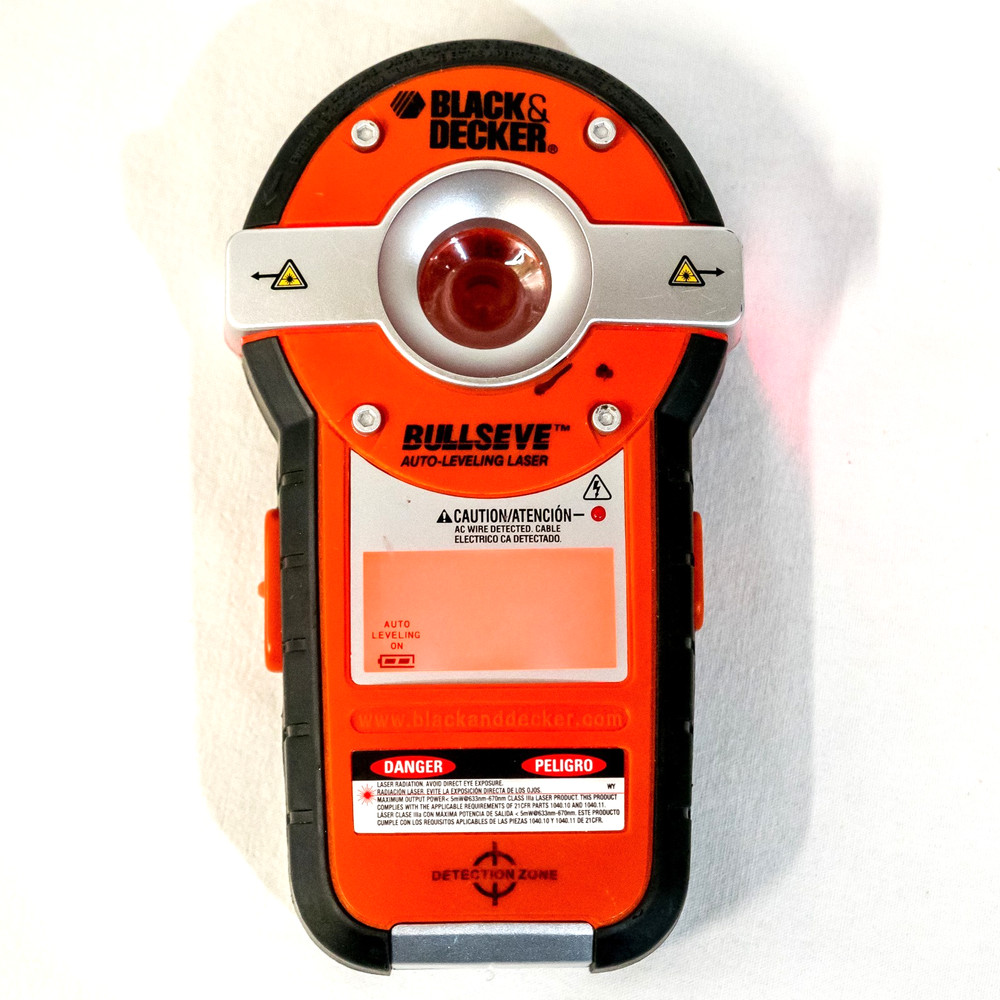 BLACK+DECKER Line Laser, Auto-leveling with Stud Finder (BDL190S)