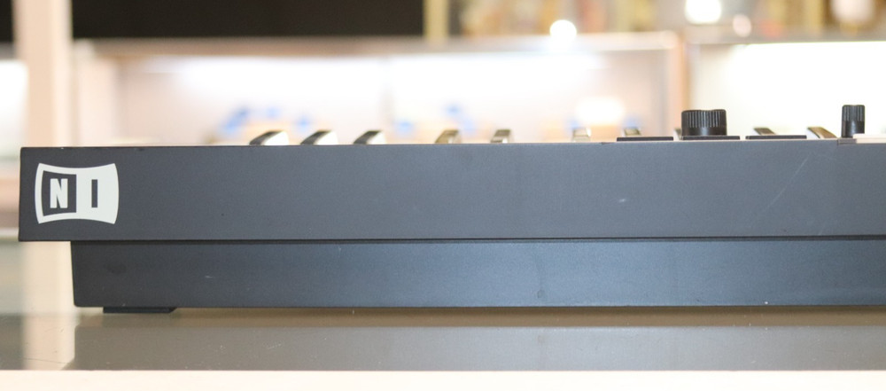 Native Instruments Kontrol S61 Keyboard (HARDWARE ONLY)