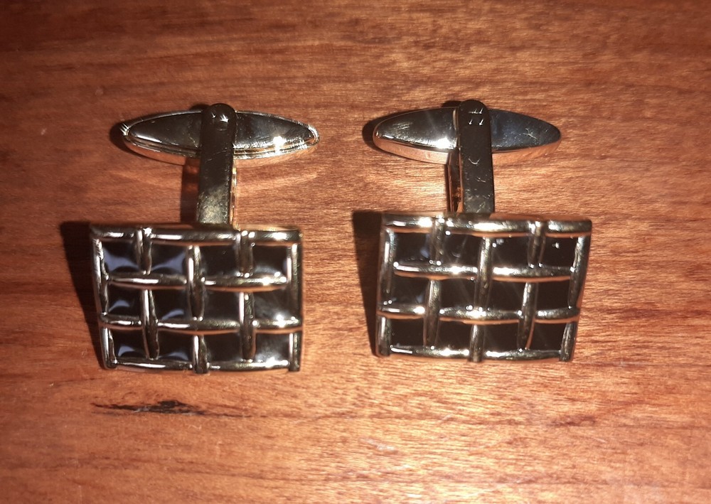 Cufflinks with black pattern in square shape