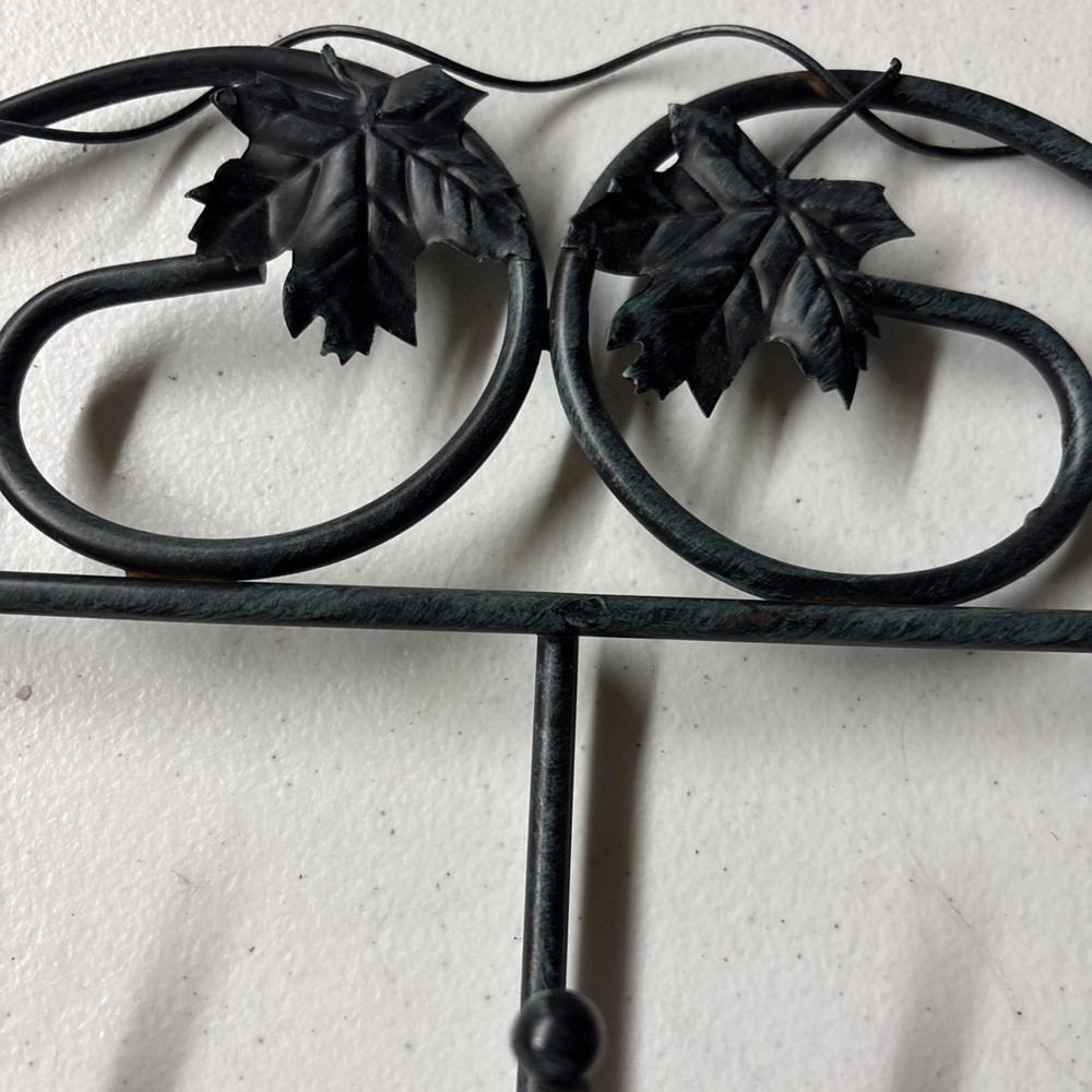 Rustic Wrought Iron Style Wall Mounted Coat Rack – 5 Hooks – Maple Leaf Design