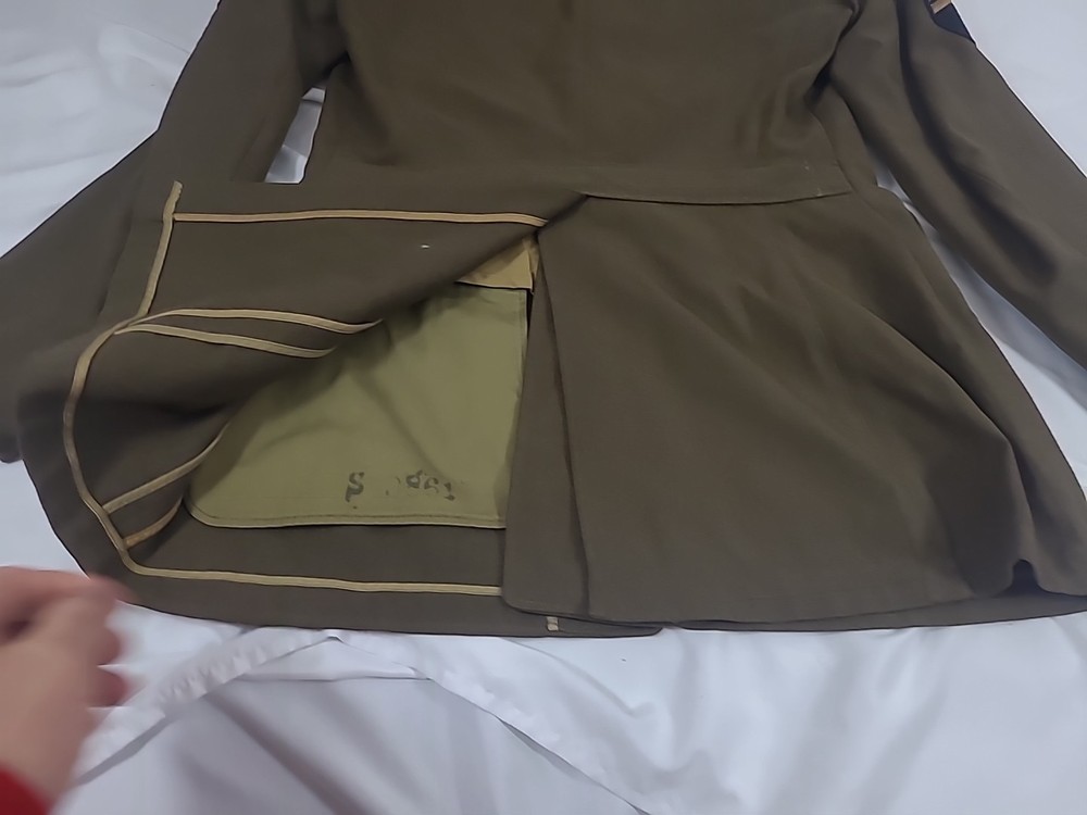 Vtg US Army Sergeant Technician 3rd Class uniform Jacket With Pins WW2 FLAWS