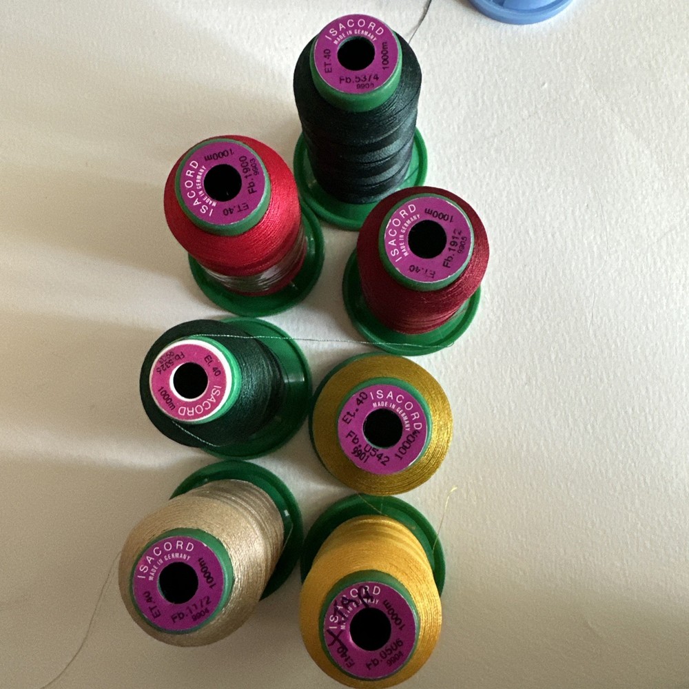 ARC Maxi-lock Isacord Robison-Anton Thread Lot