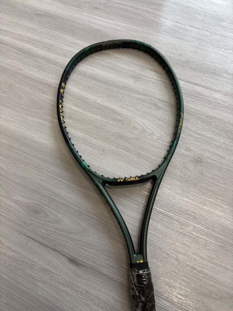 YONEX VCORE PRO 97 Tennis Racket