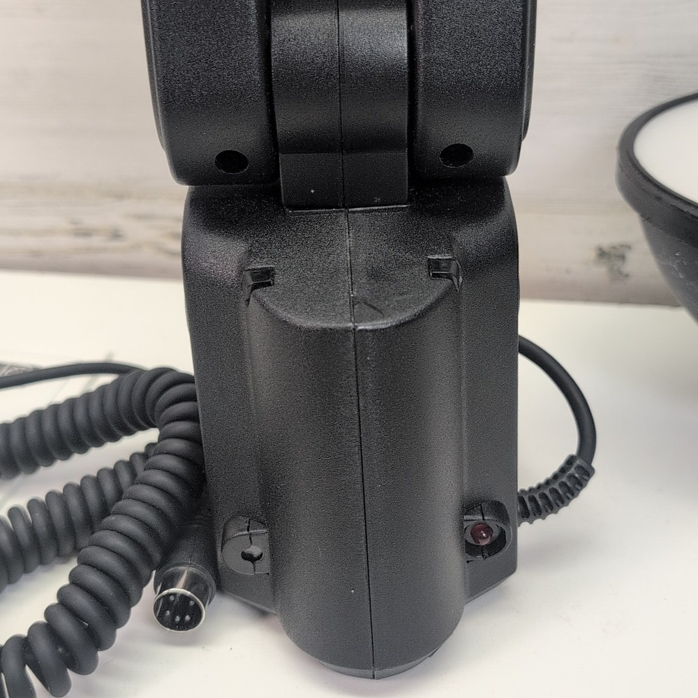 Quantum Instruments Qflash Model T5D-R Flash UNTESTED W/Bulb and Reflector