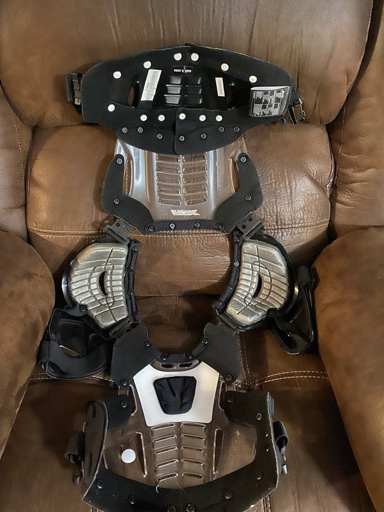 FOX RACING YOUTH MEDIUM CHEST PROTECTOR ROOST DEFLECTOR