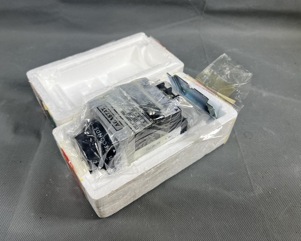 Agastat E7022PC003 Time Delay Relay 1.5-15  SEC /  125 VDC