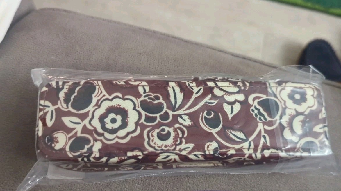 Vera Bradley BUBBLY FLOWERS CINNAMON 7 DAY NYLON Travel Pill case NWT