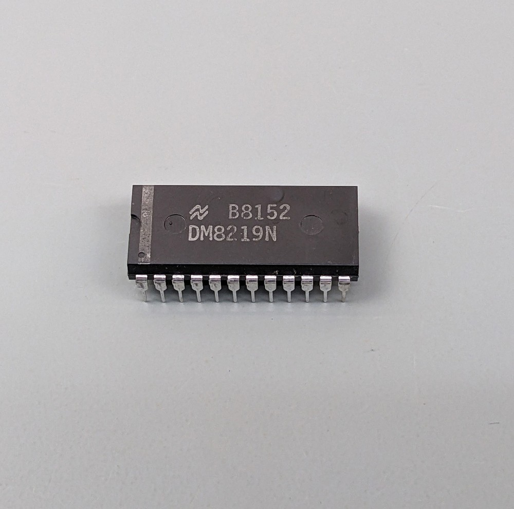 (5) DM8219N 16 Input Multiplexer ICs