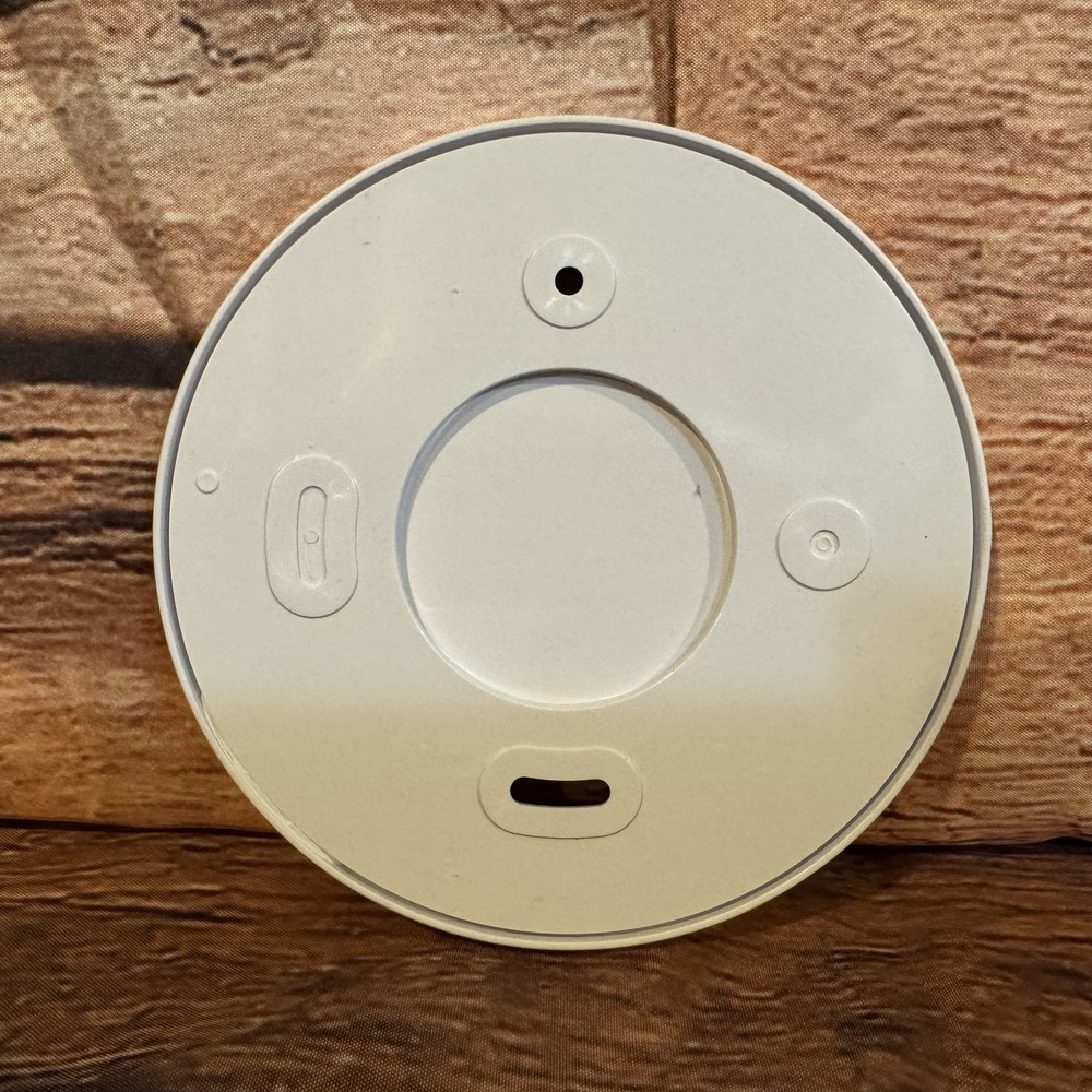 Smoke Detector Mounting Bracket Replacement Part w/ Hardware New