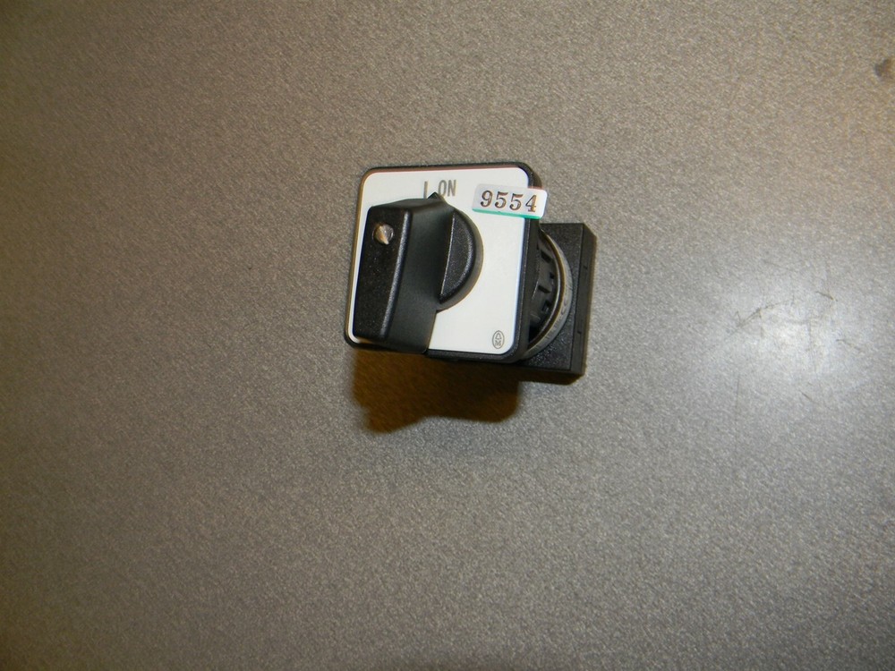 Klockner Moeller TO-1-102 Removed from a Working Switch Panel