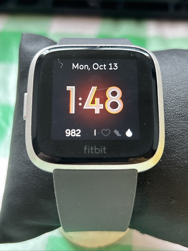 Fitbit Versa Lite Fitness Watch Without Charger