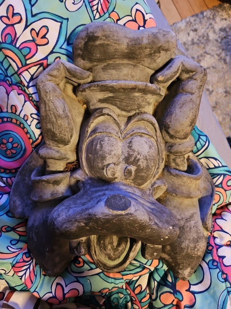 Heavy goofy planter 12x10