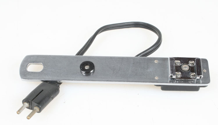 BI-POST TO HOT SHOE, FLAT FLASH BRACKET
