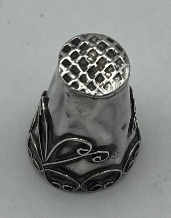 Vintage Mexican Silver Thimble Scroll Silver Work