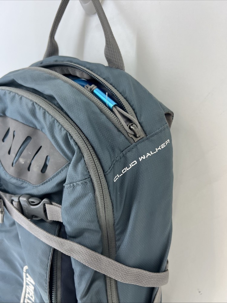 Camelbak Cloud Walker hydration Pack with Bladder. Blue