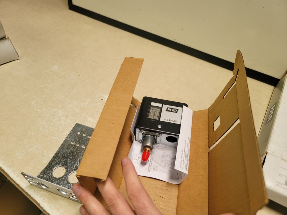 Penn Johnson Controls P70CA-2C Open High Pressure Control NOB