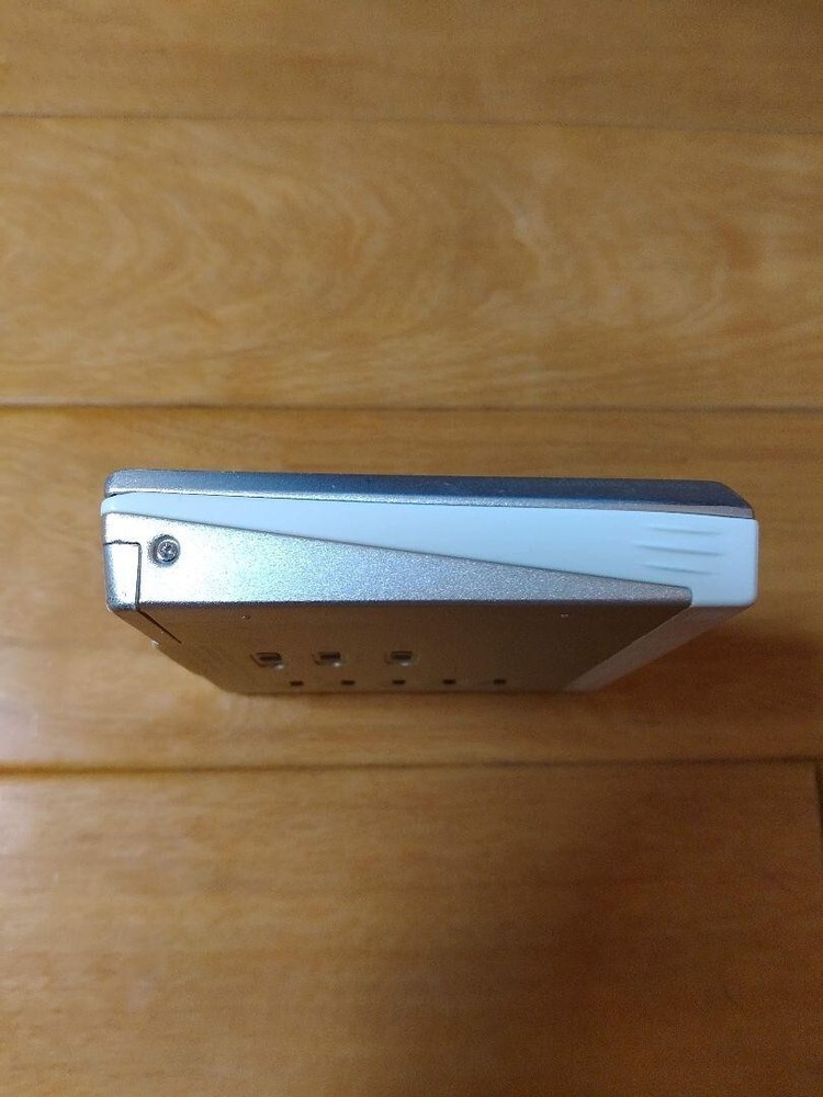 Sony MDLP compatible portable MD player MZ-E75
