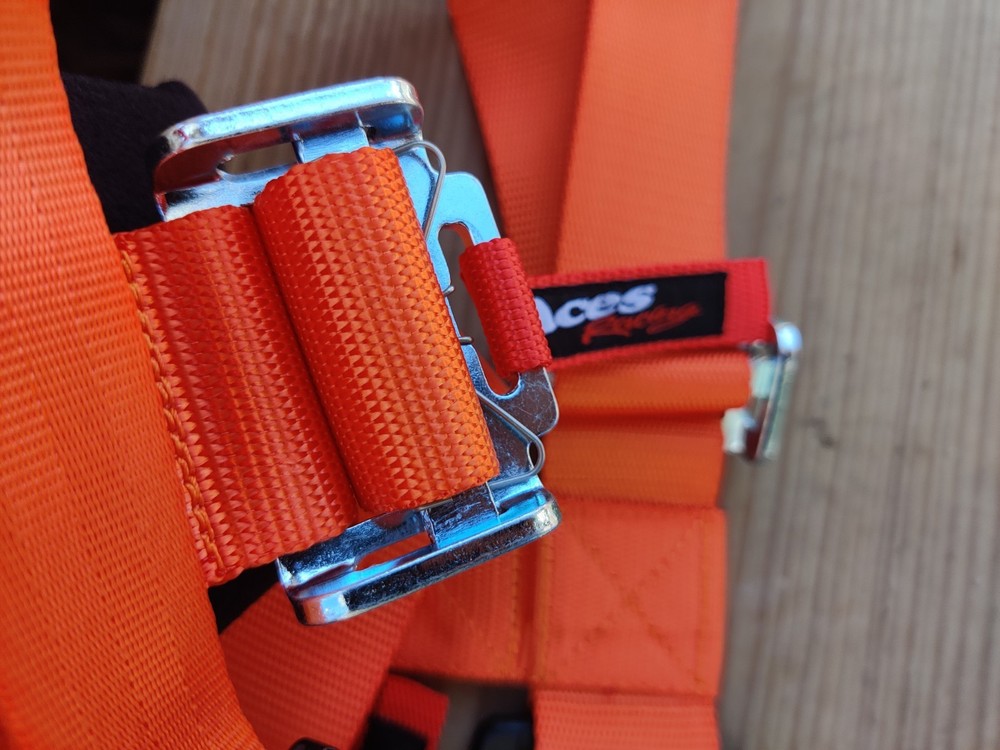 Aces 4 point harness e 4 certafied new open box