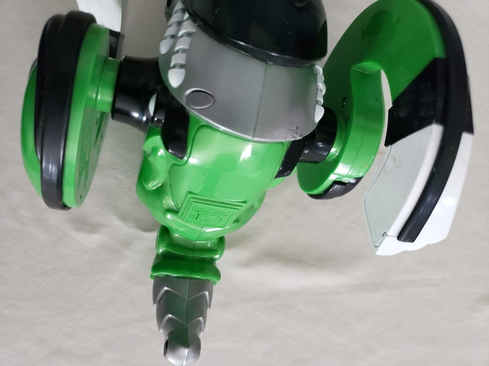 Bossa Nova Remote Control Mechatars Alpha Battling Robot see video no remote
