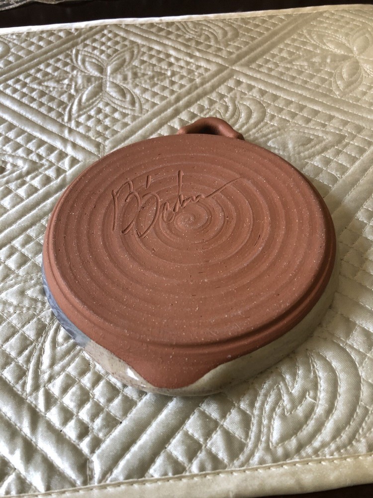 6” Two Tone Round Two-Tone Turtle Pottery Dish Signed