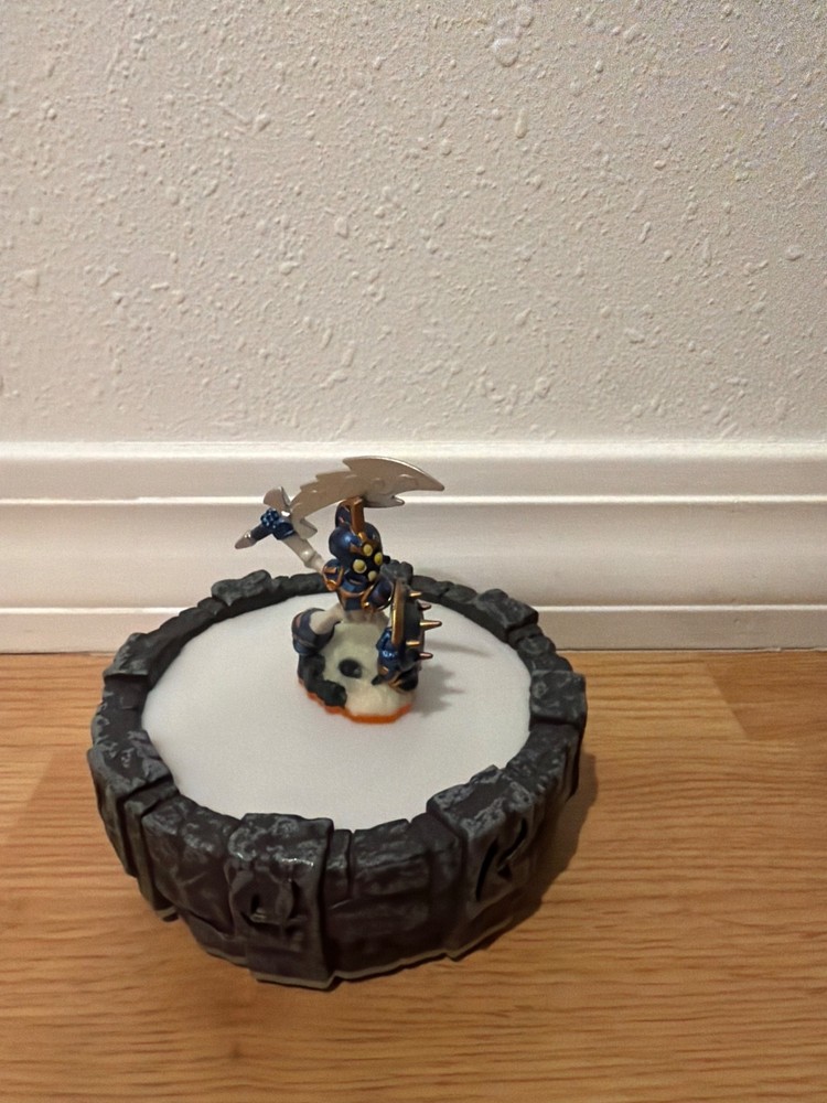 Skylanders Giant Figures | 14 pieces total | Read description