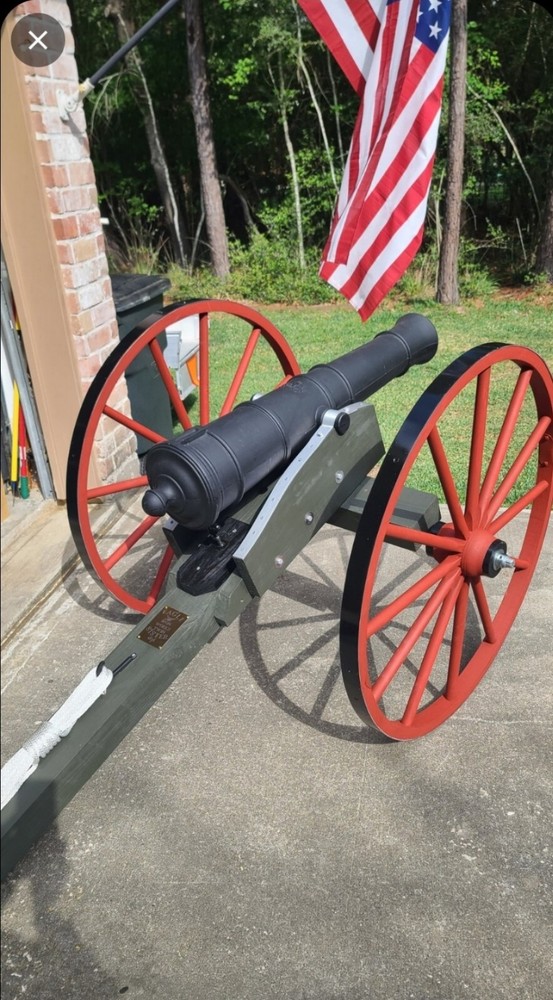 Civil war cannon, full size replica.