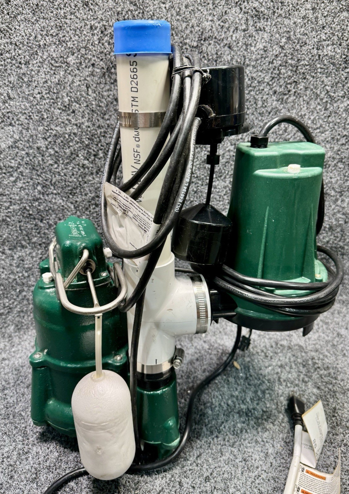 Zoeller 508-0007 Submersible Battery Back-Up Sump Pump System 115V / 12V DC