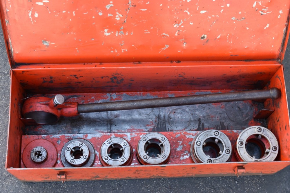 Ridgid 12-R pipe threader set new style 8pc