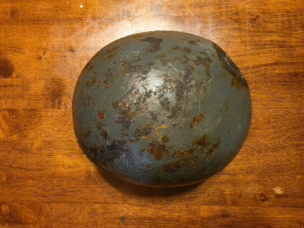 ORIGINAL WW2 US NAVY CAMOUFLAGED M1 HELMET Front Seam