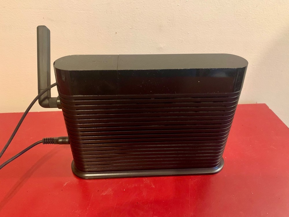 Samsung Verizon Wireless Network Extender Model SCS-2U01